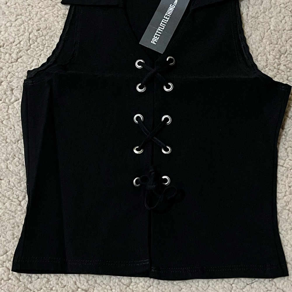 🤍New Lace Up Front Crop Vest🤍 - Picture 3 of 7